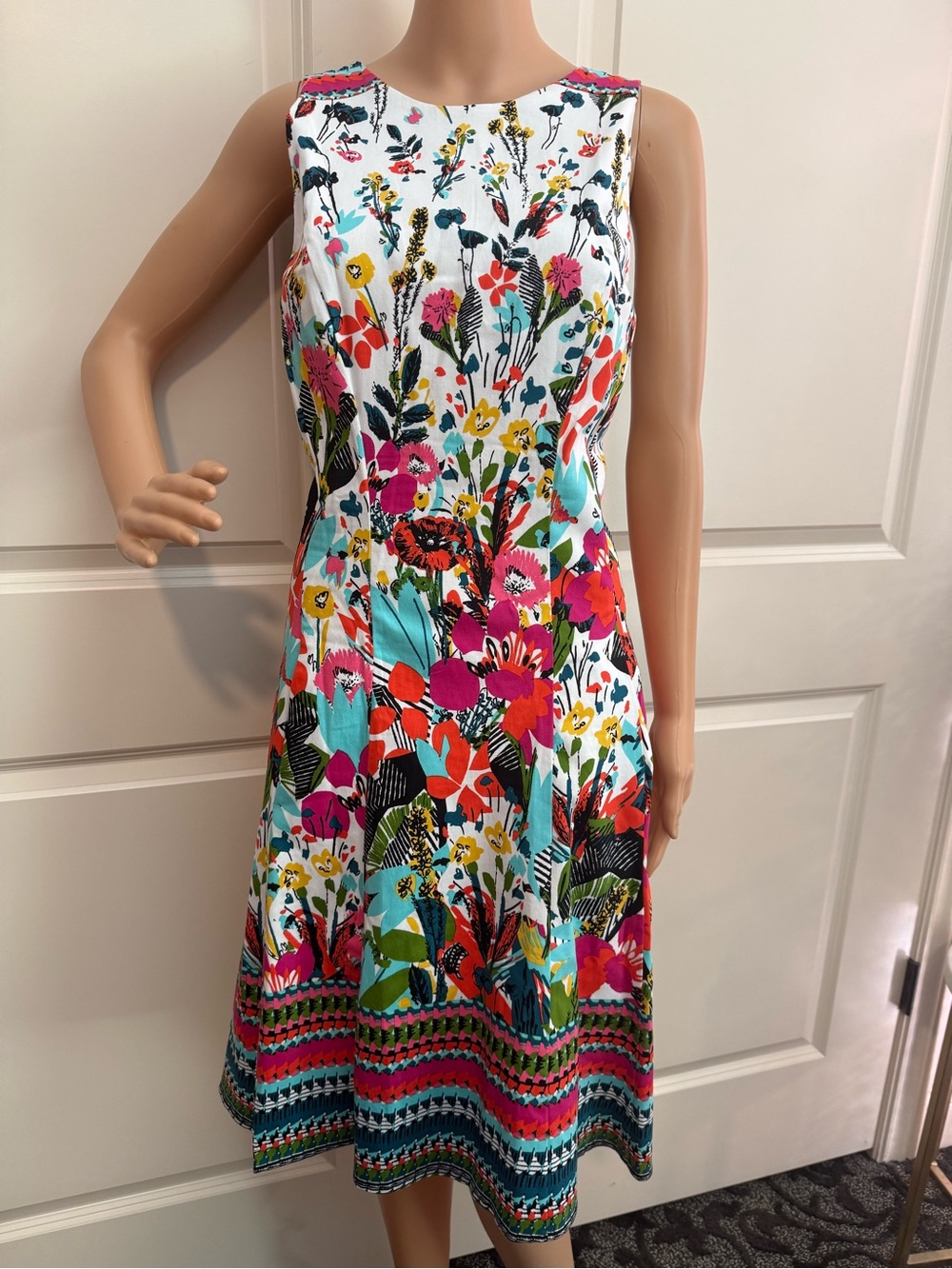 New Maggy London Multicolor Floral Sleeveless A Line Fit Flare Dress - Picture 4 of 8